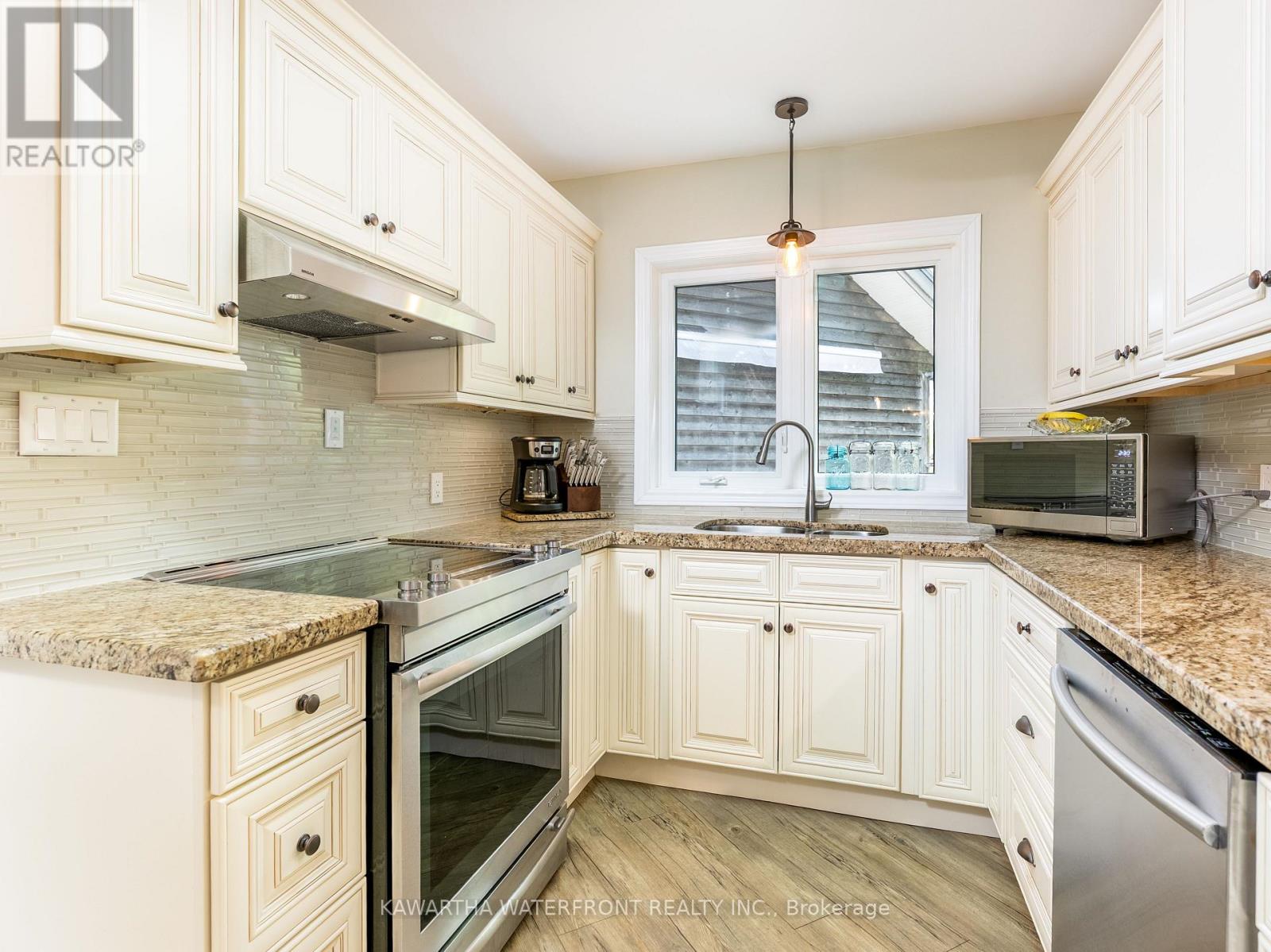 284 Lake Dalrymple Road, Kawartha Lakes, Ontario  L0K 1W0 - Photo 10 - X12162432