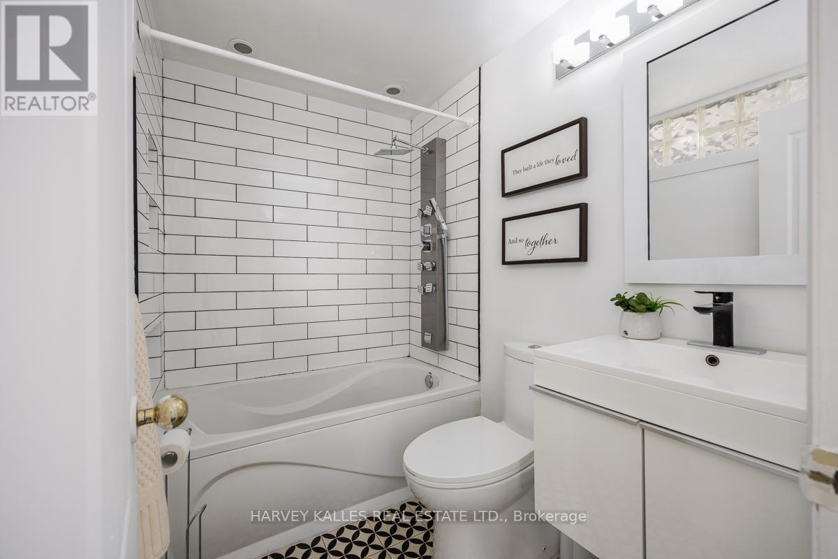 256 Sammon Avenue, Toronto, Ontario  M4J 1Z7 - Photo 12 - E12056919