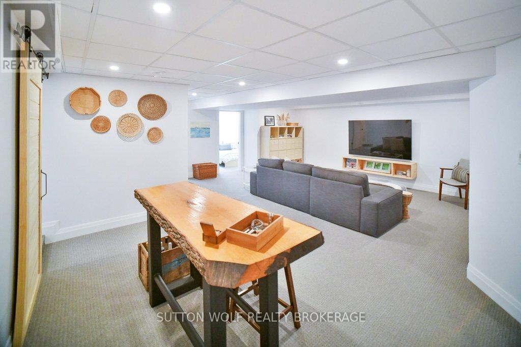 30458 Sylvan Road, North Middlesex, Ontario  N0M 2K0 - Photo 21 - X12162434
