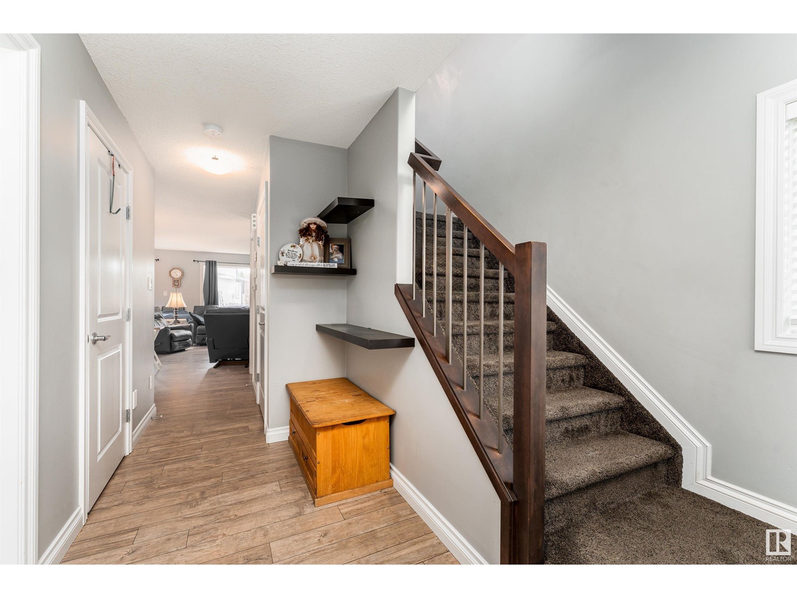 Property at 2 AUREA BA image 3