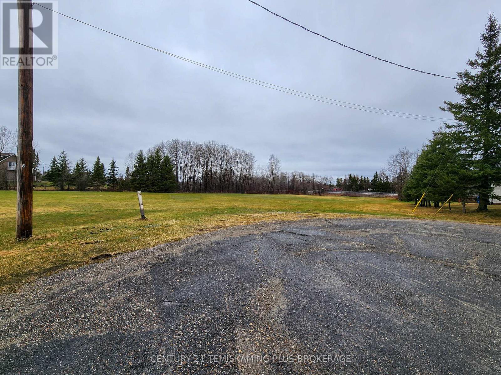 Property at 8 MICHAEL STREET image 2