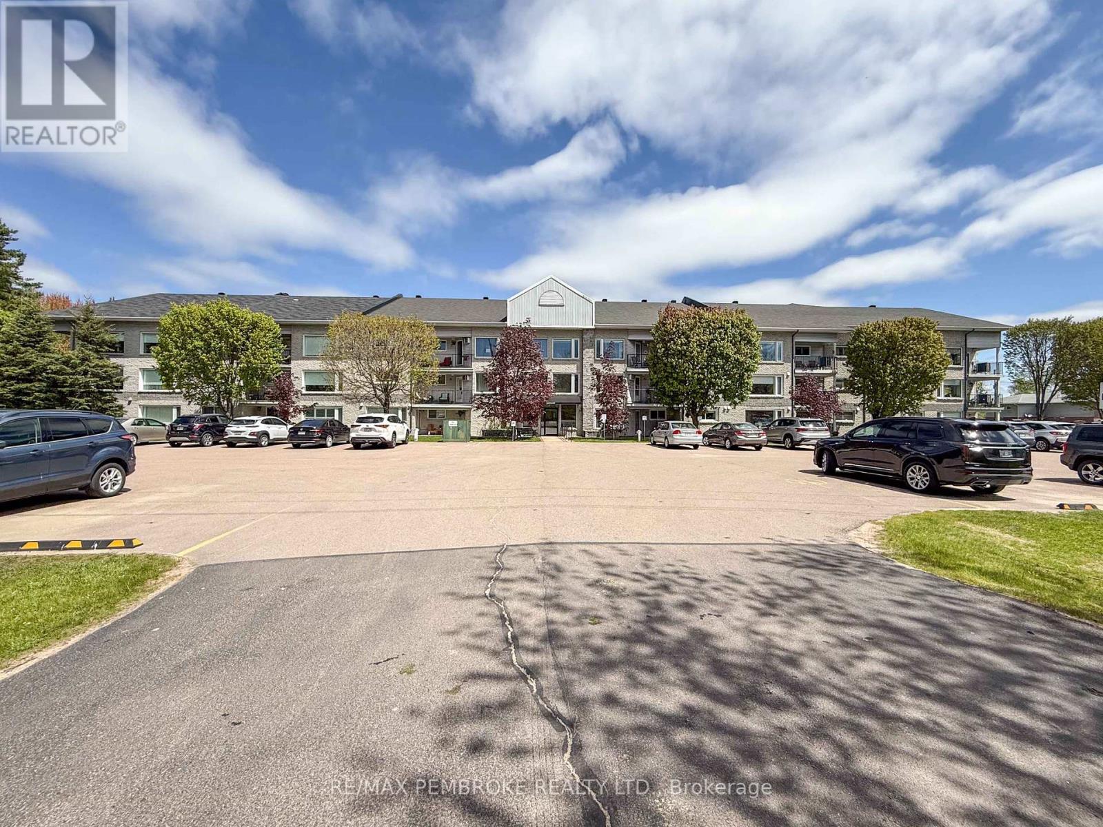 102 - 2 Crandall Street E, Pembroke, Ontario  K8A 8G5 - Photo 1 - X12162419