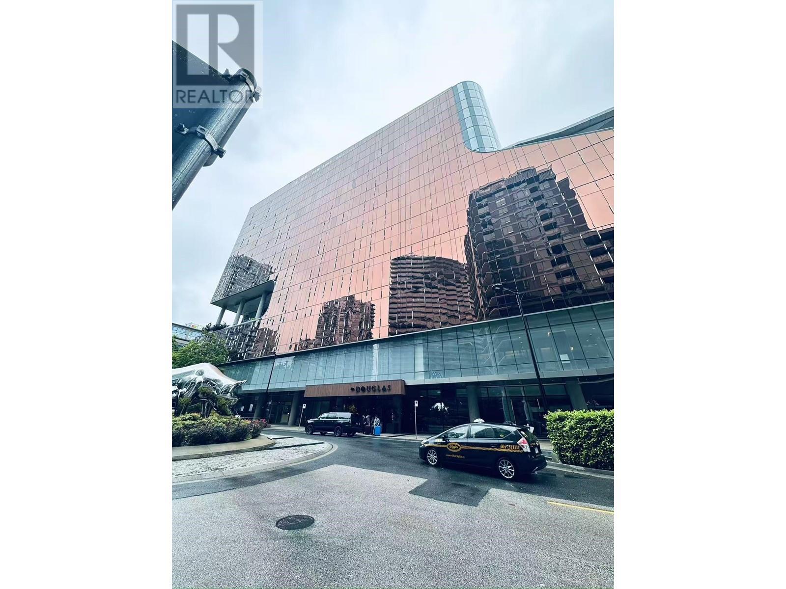 70 SMITHE STREET, Vancouver, British Columbia