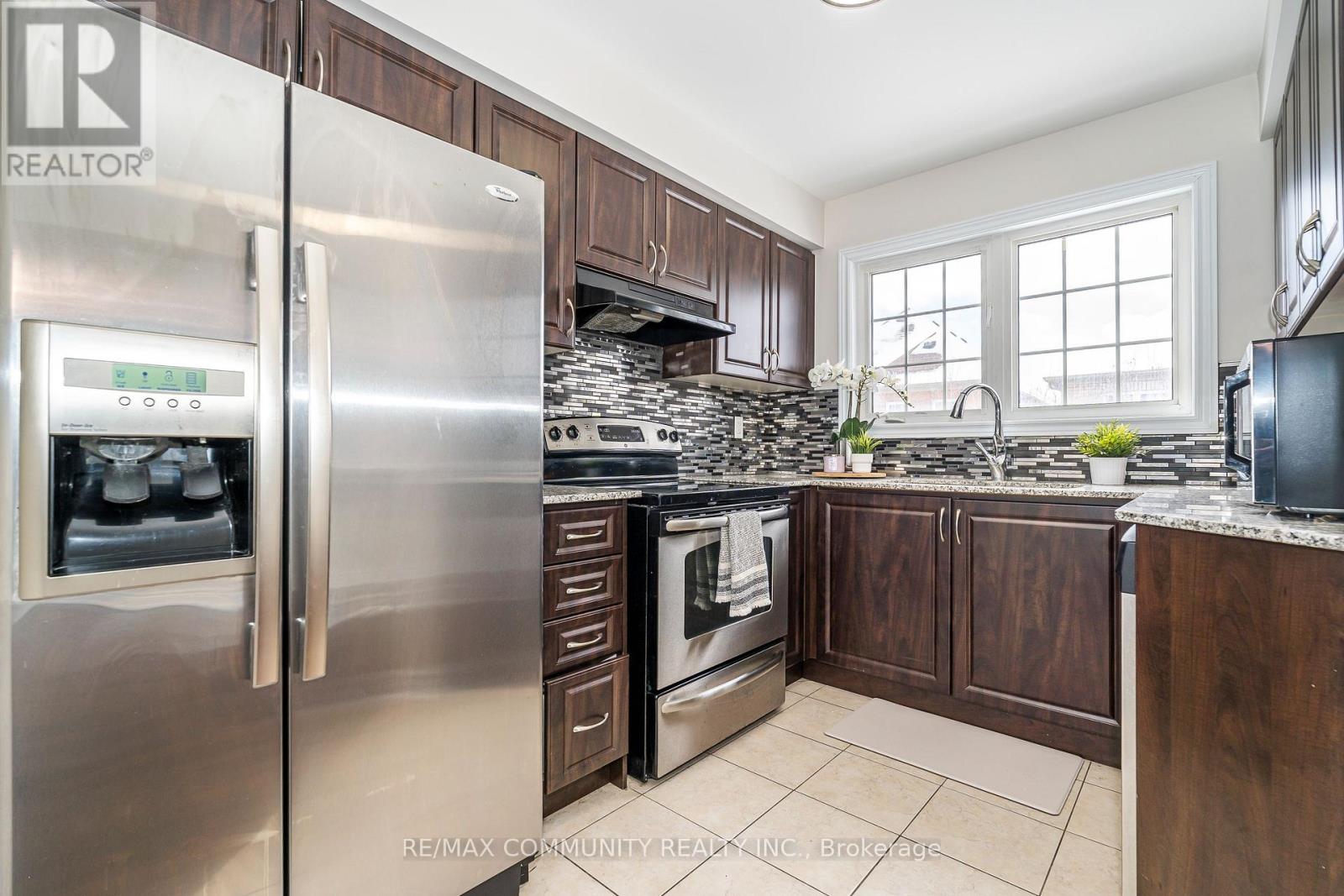 18 Cooperage Lane, Ajax, Ontario  L1S 5C3 - Photo 4 - E12156235