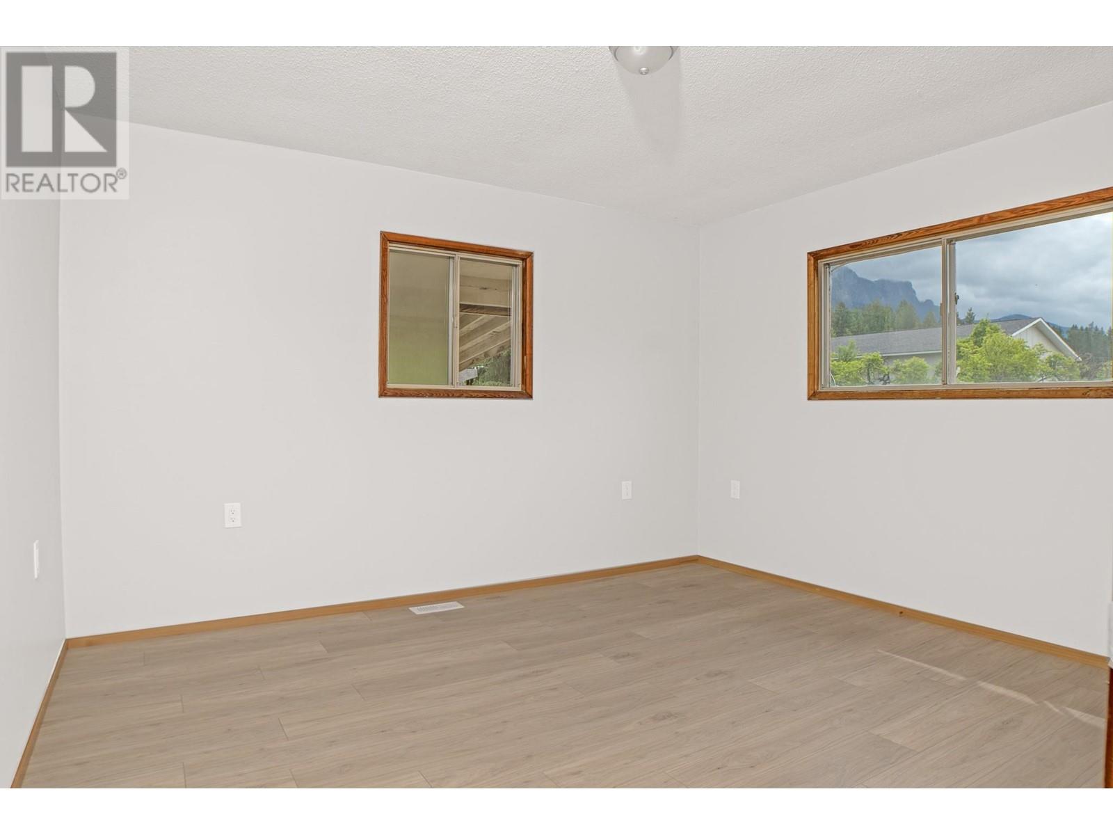 4670 Canyon Lister Road, Canyon, British Columbia  V0B 1C0 - Photo 13 - 10348505