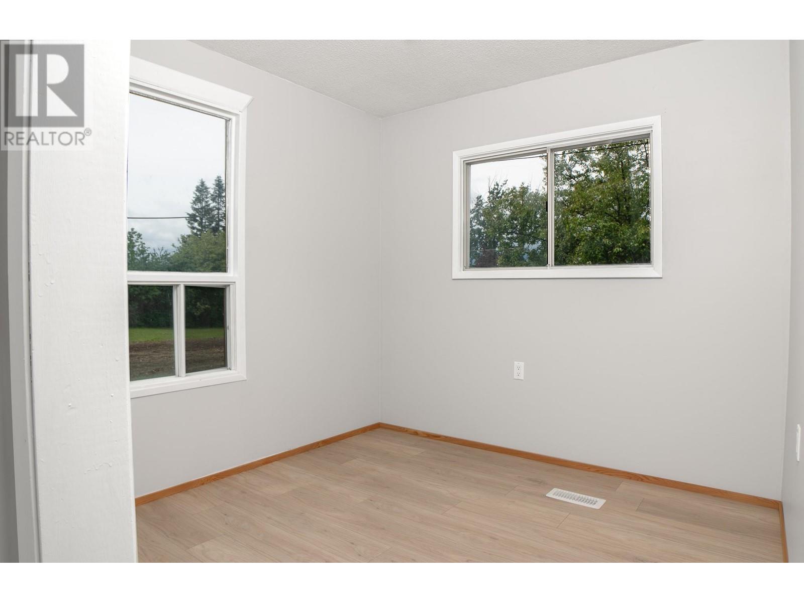 4670 Canyon Lister Road, Canyon, British Columbia  V0B 1C0 - Photo 11 - 10348505