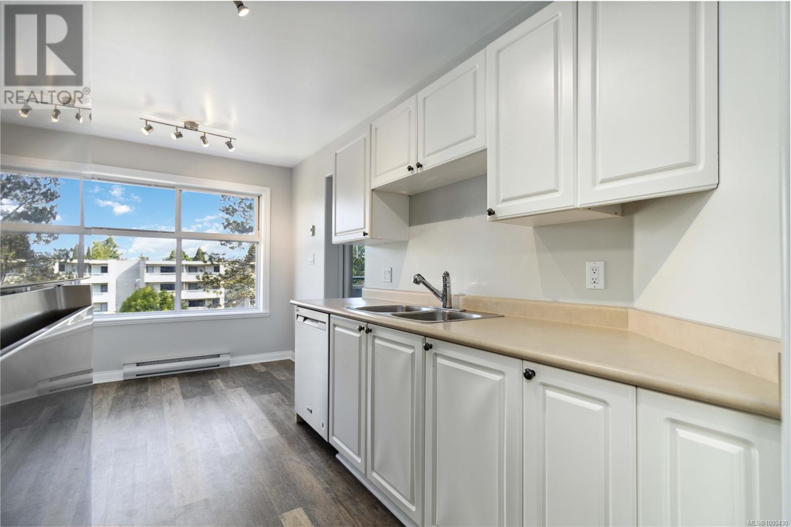 406 1580 Christmas Ave, Saanich, British Columbia  V8P 2X2 - Photo 13 - 1000430
