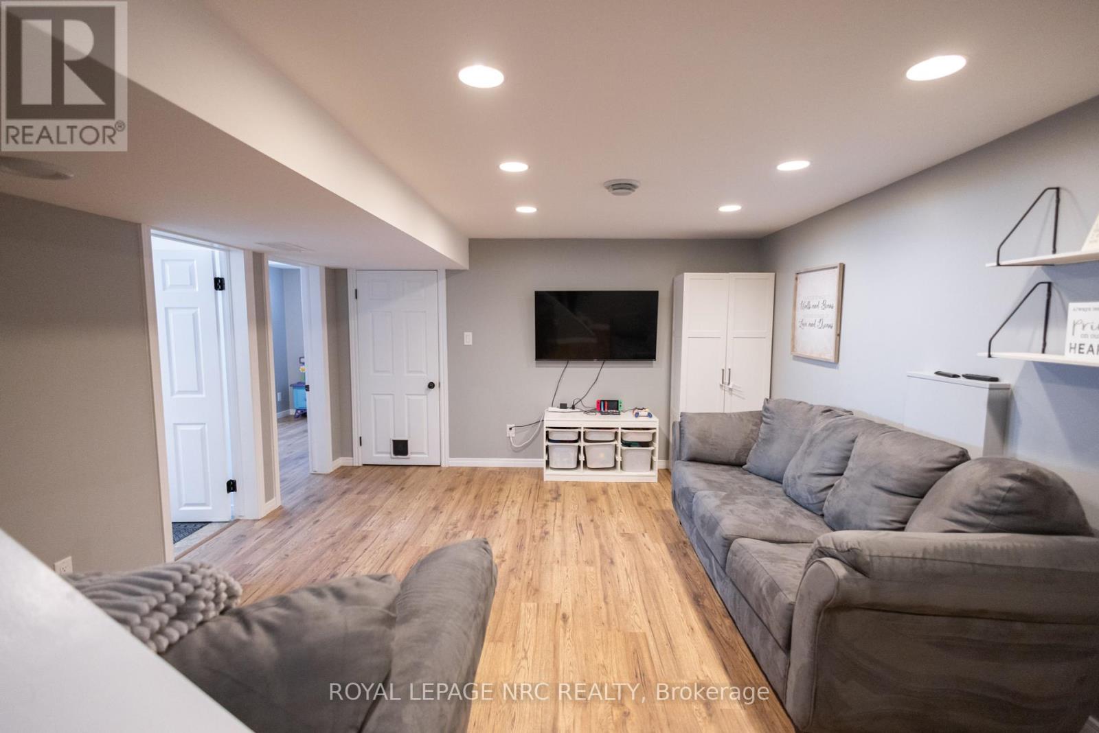 8599 Furlong Avenue, Niagara Falls, Ontario  L2G 6W9 - Photo 13 - X12076966
