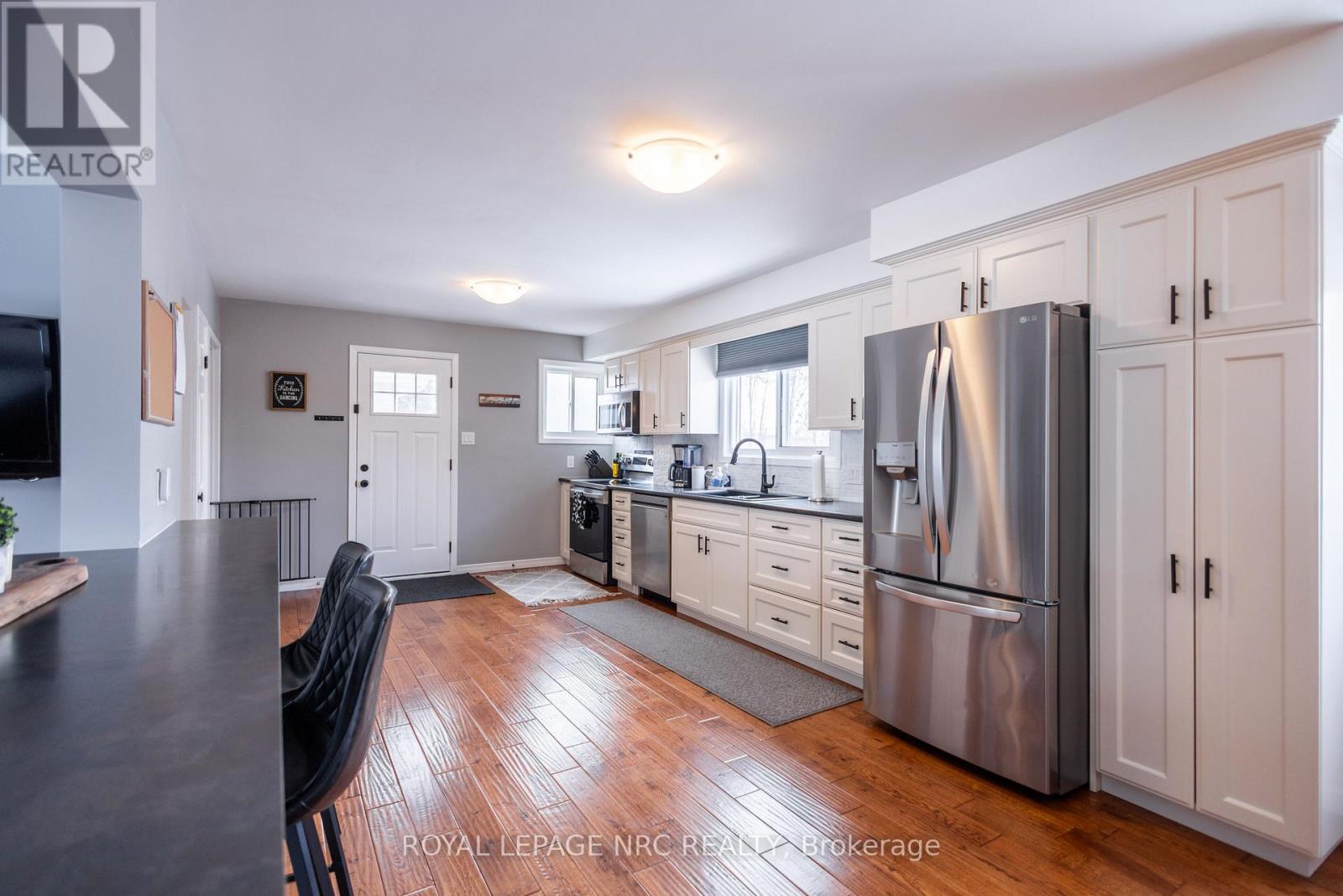 8599 Furlong Avenue, Niagara Falls, Ontario  L2G 6W9 - Photo 7 - X12076966