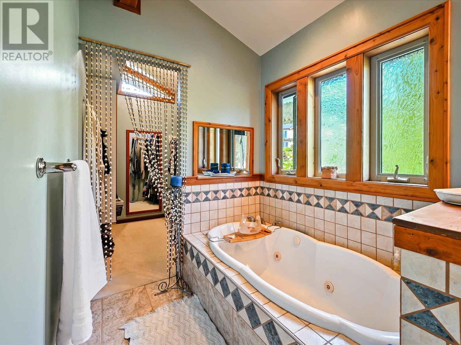 1074 Glacier View Drive, Squamish, British Columbia  V0N 1T0 - Photo 16 - R3005192
