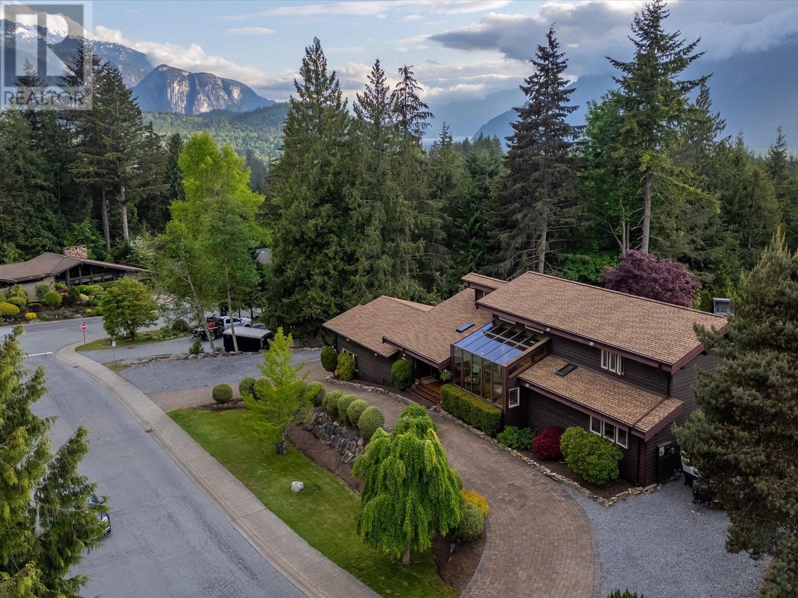 1074 Glacier View Drive, Squamish, British Columbia  V0N 1T0 - Photo 37 - R3005192