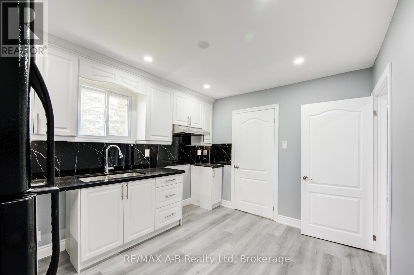 2274 34 Line, Perth East, Ontario  N0B 2P0 - Photo 13 - X12162347