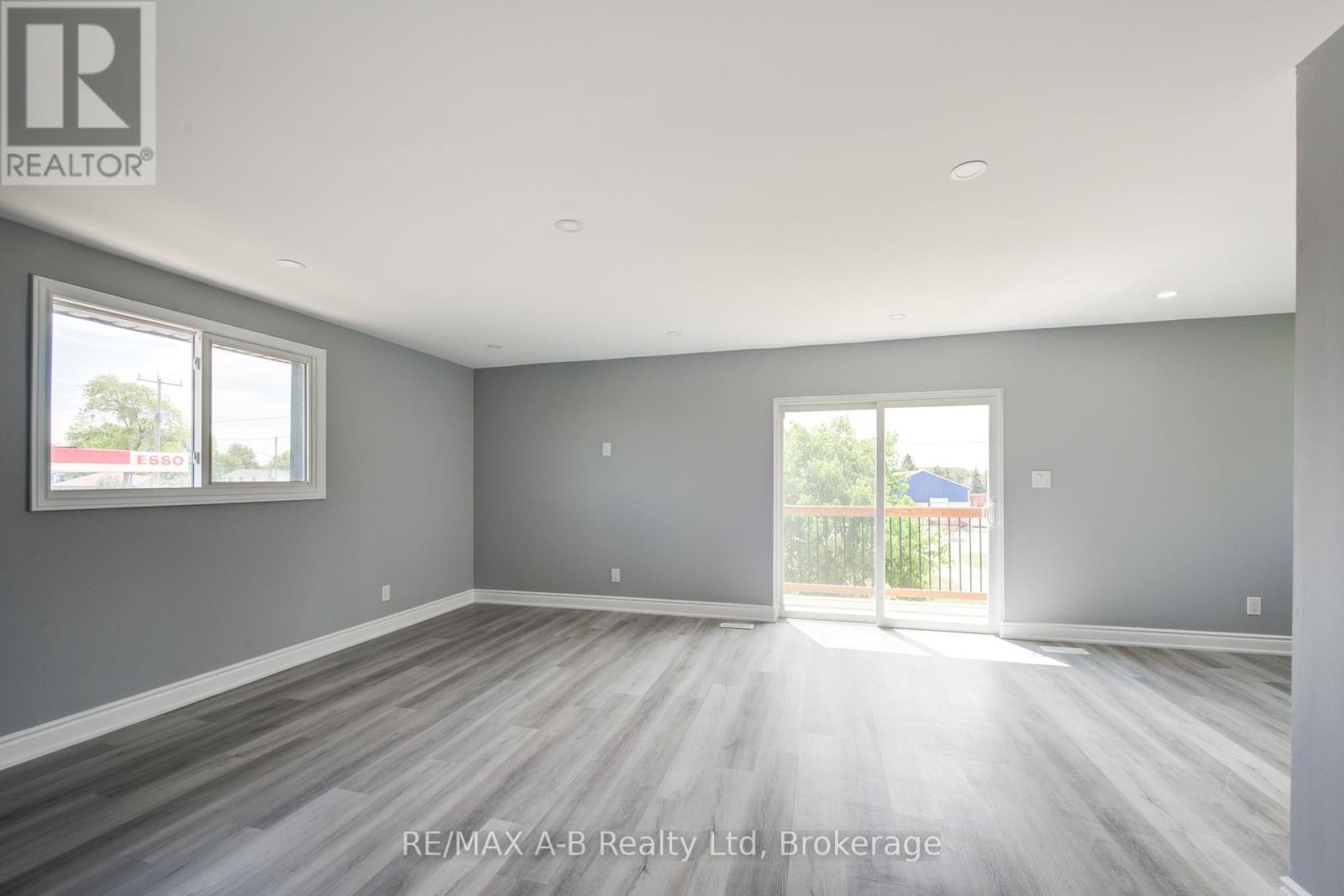 2274 34 Line, Perth East, Ontario  N0B 2P0 - Photo 7 - X12162347