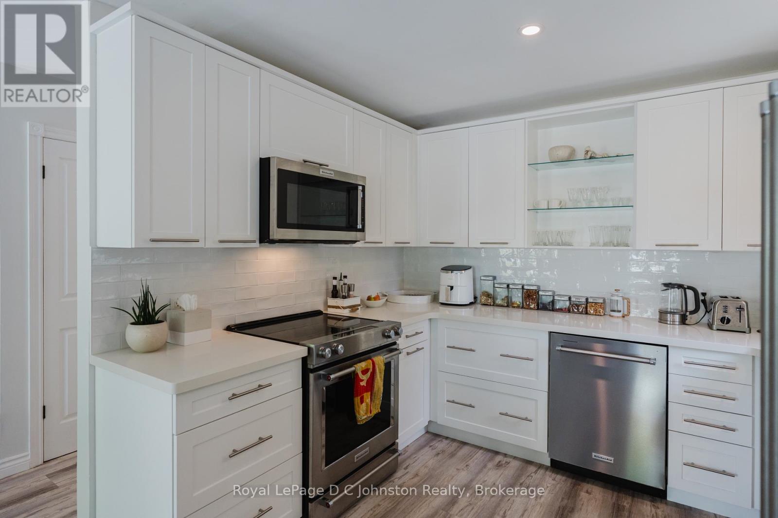 130 - 383 Mcnabb Street, Saugeen Shores, Ontario  N0H 2L0 - Photo 10 - X12162355