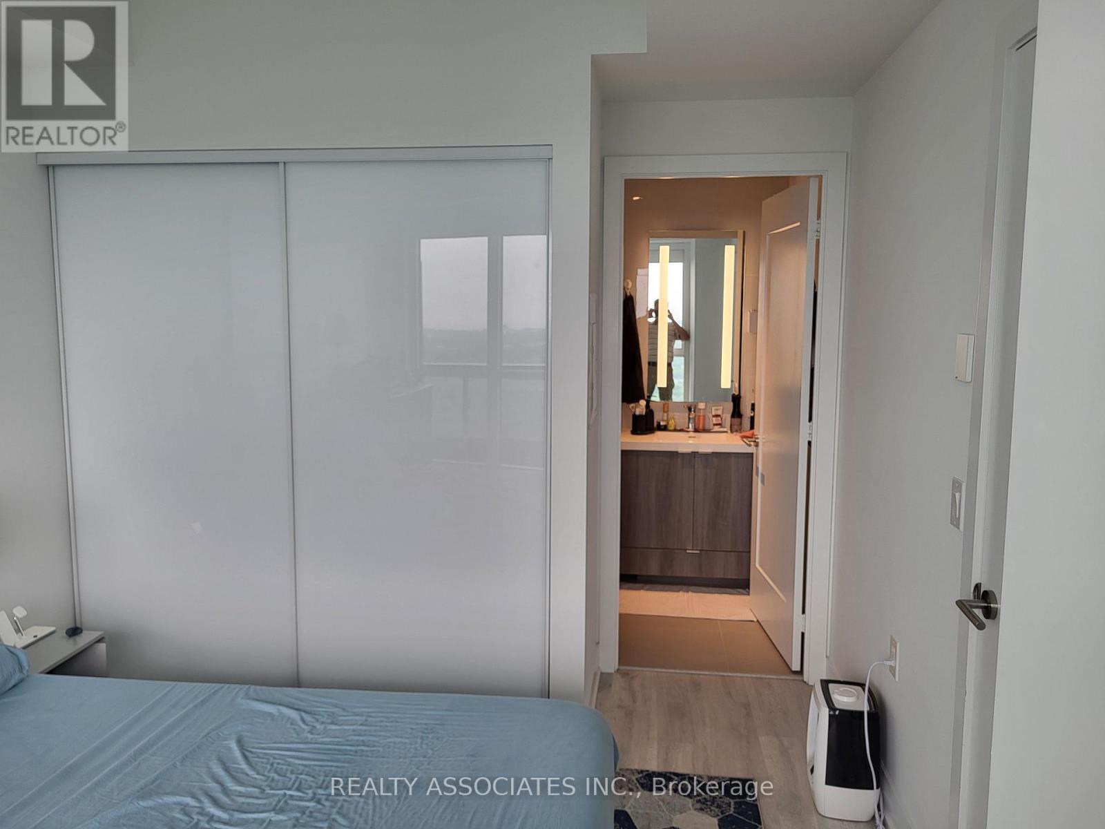 2817 - 585 Bloor E Street E, Toronto, Ontario  M4W 0B3 - Photo 3 - C12158022