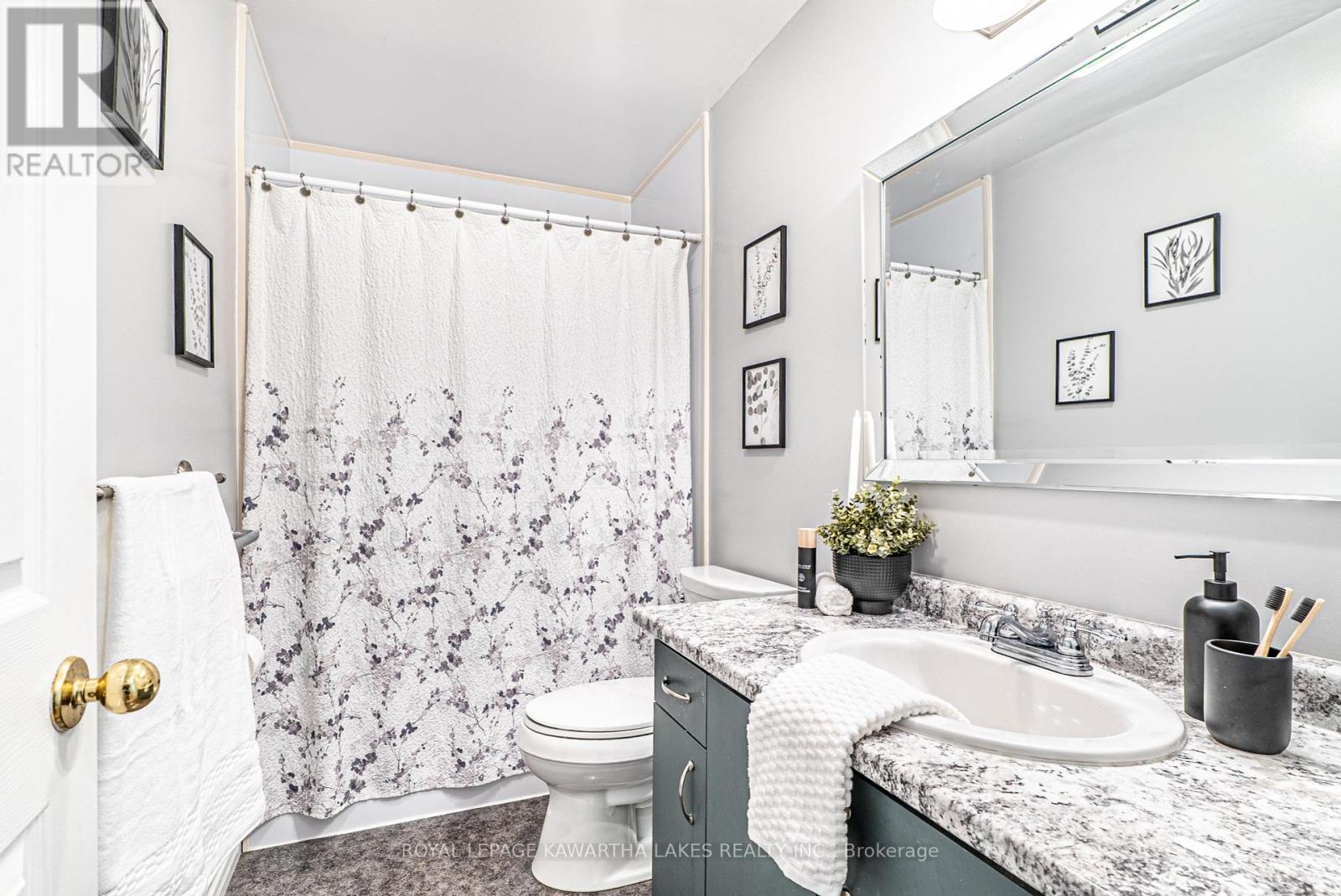 83 Lori Boulevard, Kawartha Lakes, Ontario  K9V 6V7 - Photo 14 - X12147974