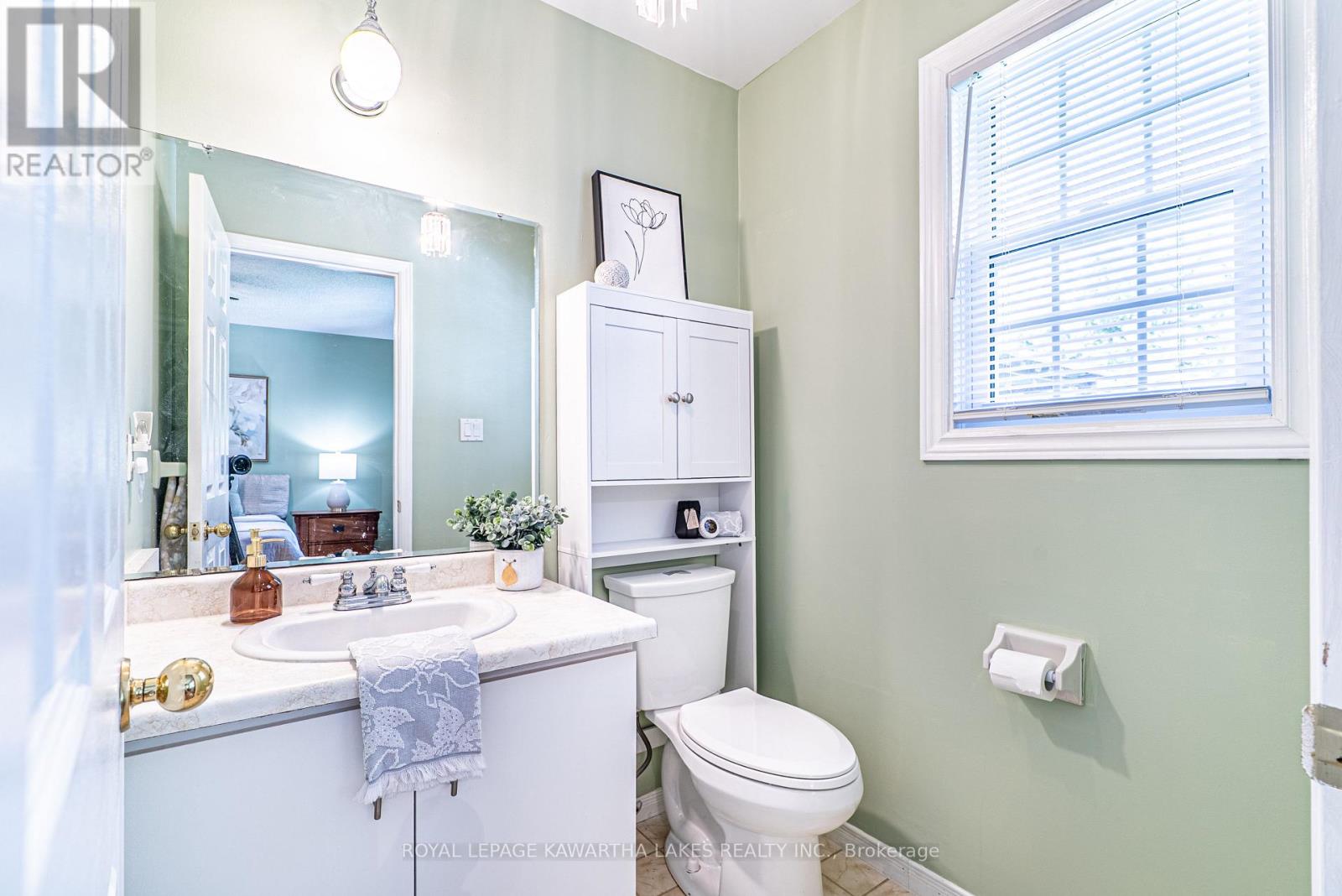 83 Lori Boulevard, Kawartha Lakes, Ontario  K9V 6V7 - Photo 10 - X12147974