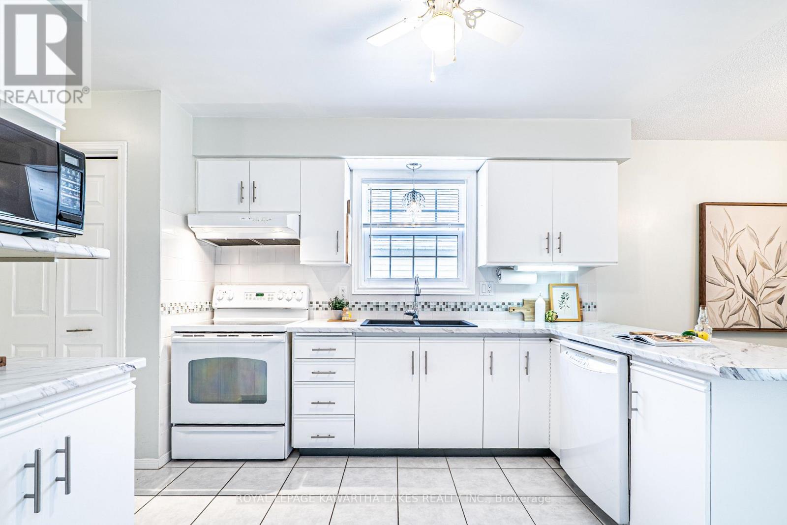 83 Lori Boulevard, Kawartha Lakes, Ontario  K9V 6V7 - Photo 21 - X12147974