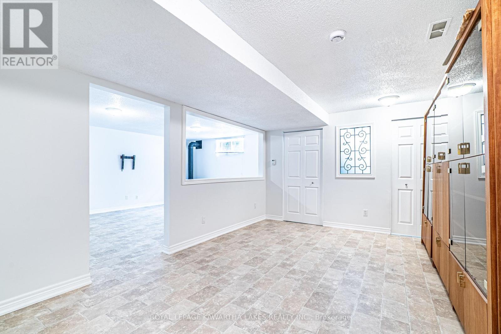 83 Lori Boulevard, Kawartha Lakes, Ontario  K9V 6V7 - Photo 25 - X12147974