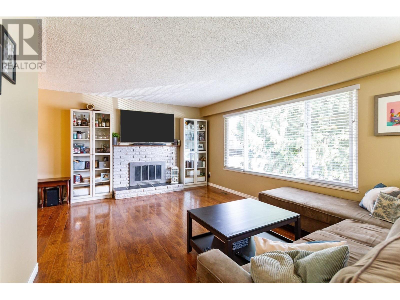 Property at 21059 119 AVENUE image 3