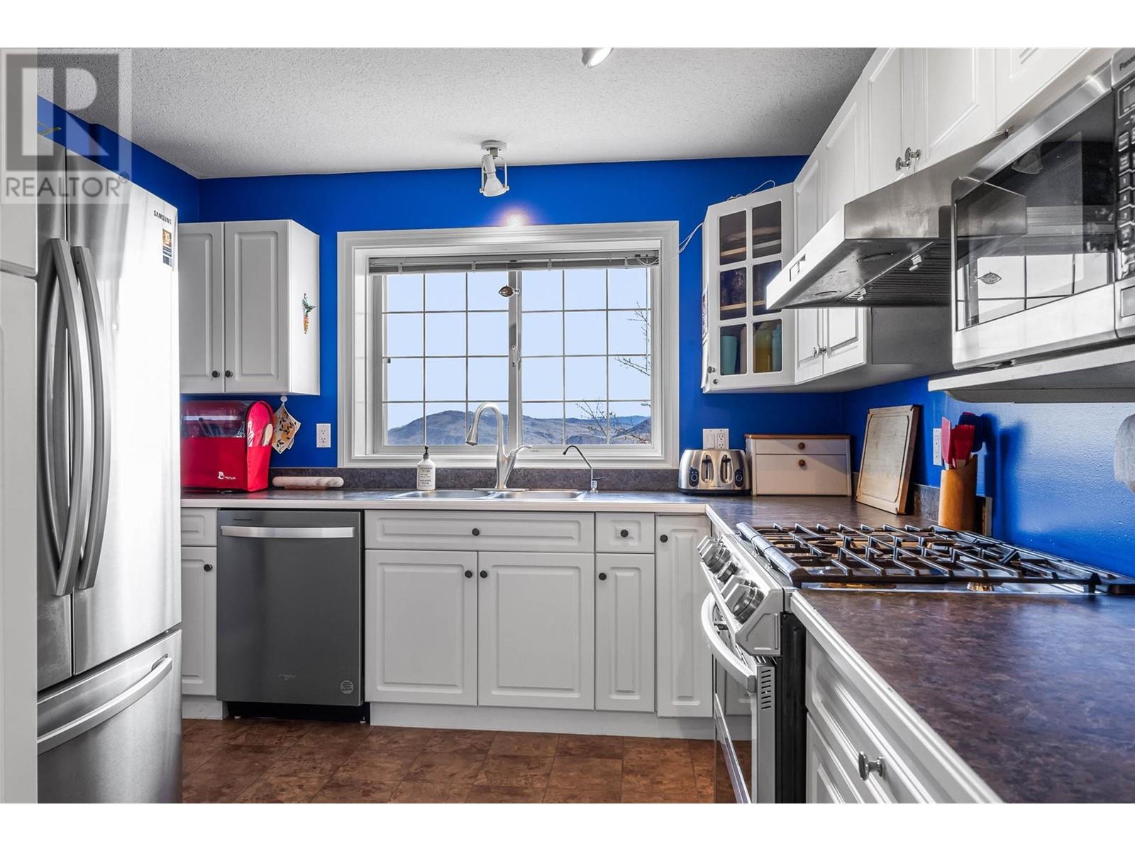 Property at 2327 CANONGATE Place image 4