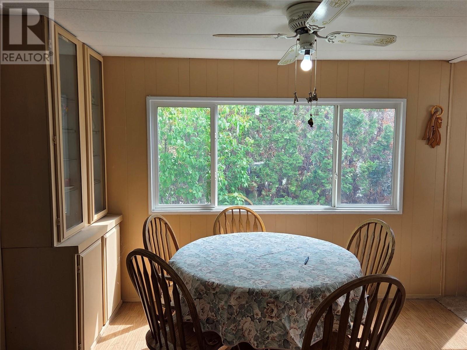 Property at 405 Vandelinde Drive image 5