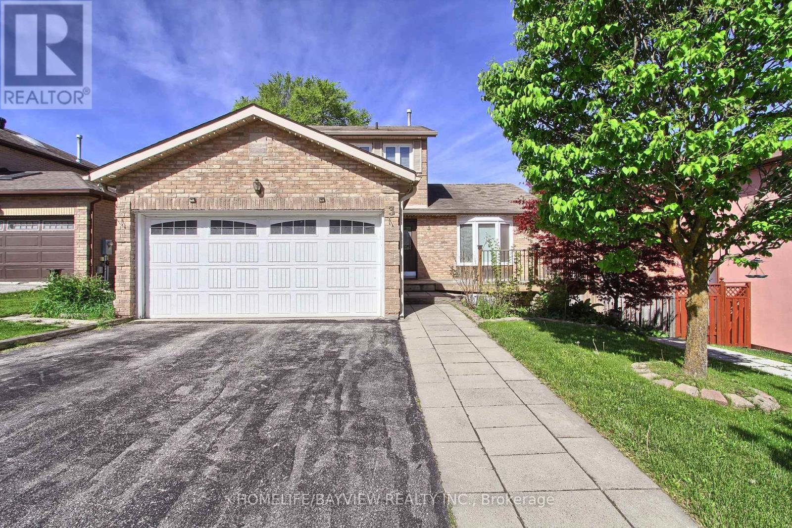 3 Tower Court, Bradford West Gwillimbury, Ontario  L3Z 2V2 - Photo 2 - N12161323