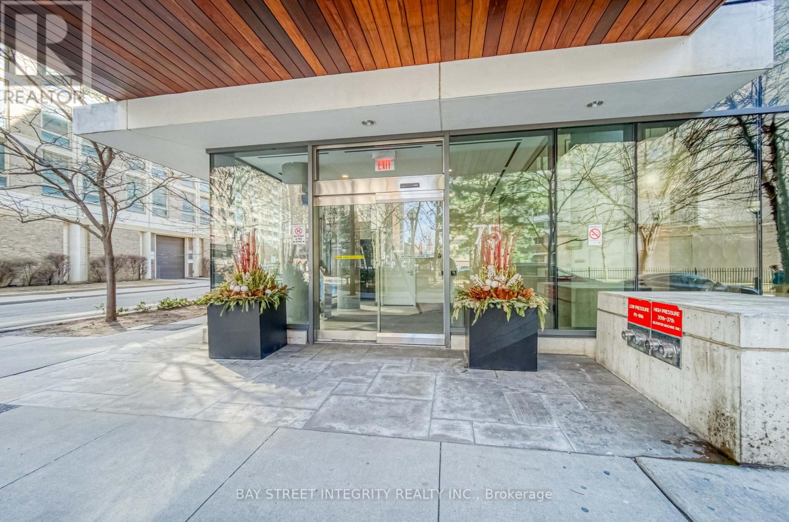 2105 - 75 St Nicholas Street, Toronto, Ontario  M4Y 0A5 - Photo 3 - C12162209
