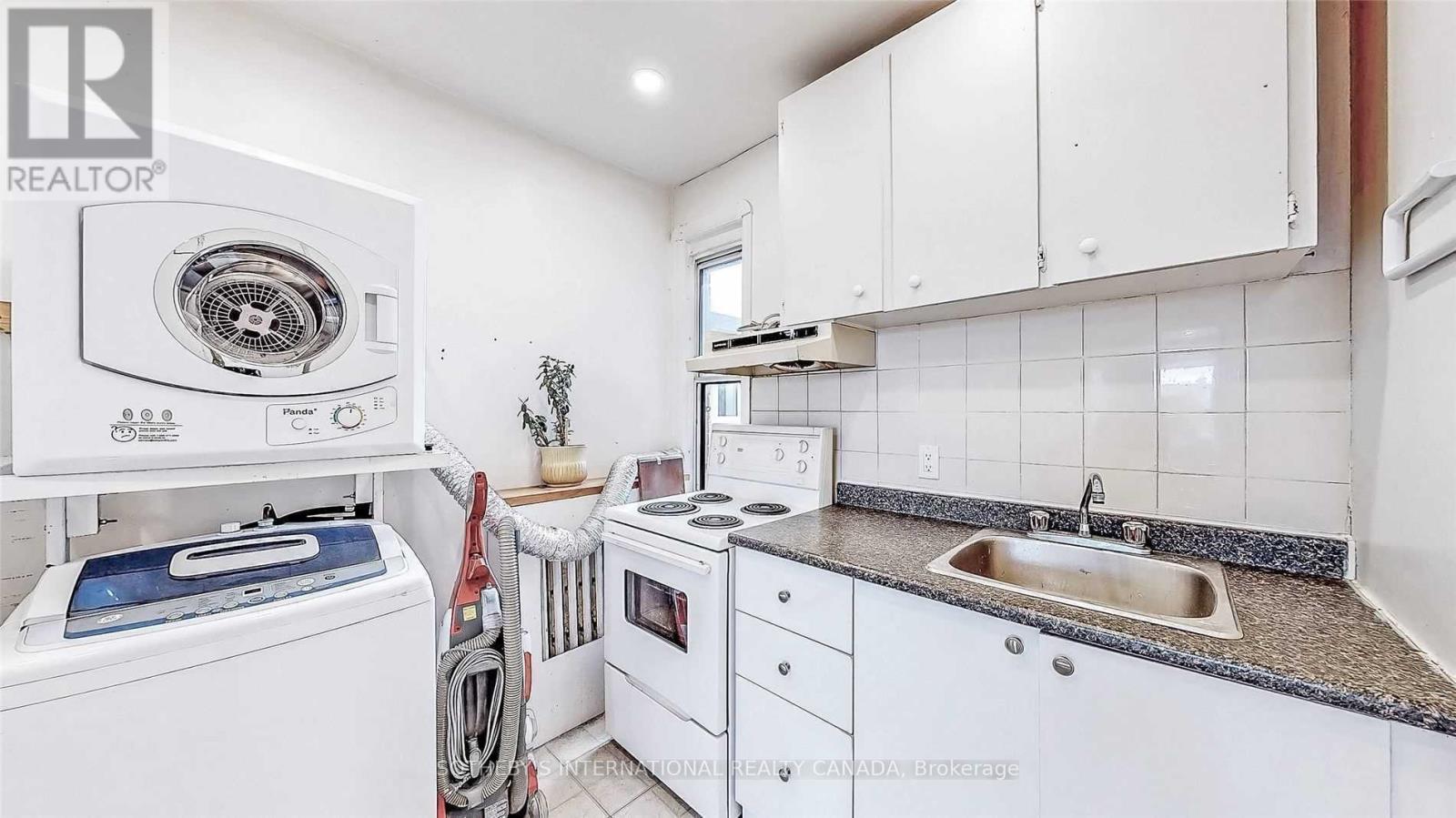 1172 Eglinton Avenue W, Toronto, Ontario  M6C 2E3 - Photo 15 - C12162282