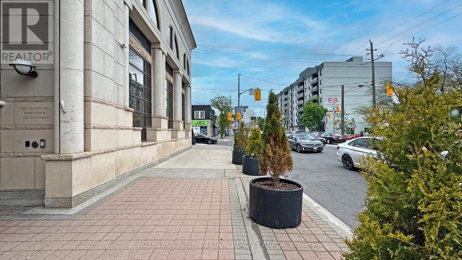 1172 Eglinton Avenue W, Toronto, Ontario  M6C 2E3 - Photo 4 - C12162282