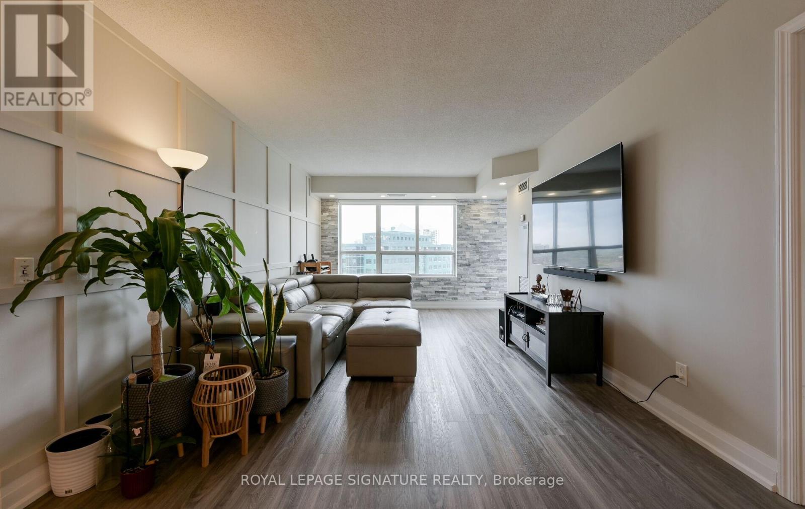 1126 - 25 Kingsbridge Garden Circle, Mississauga, Ontario  L5R 4B1 - Photo 10 - W12158466