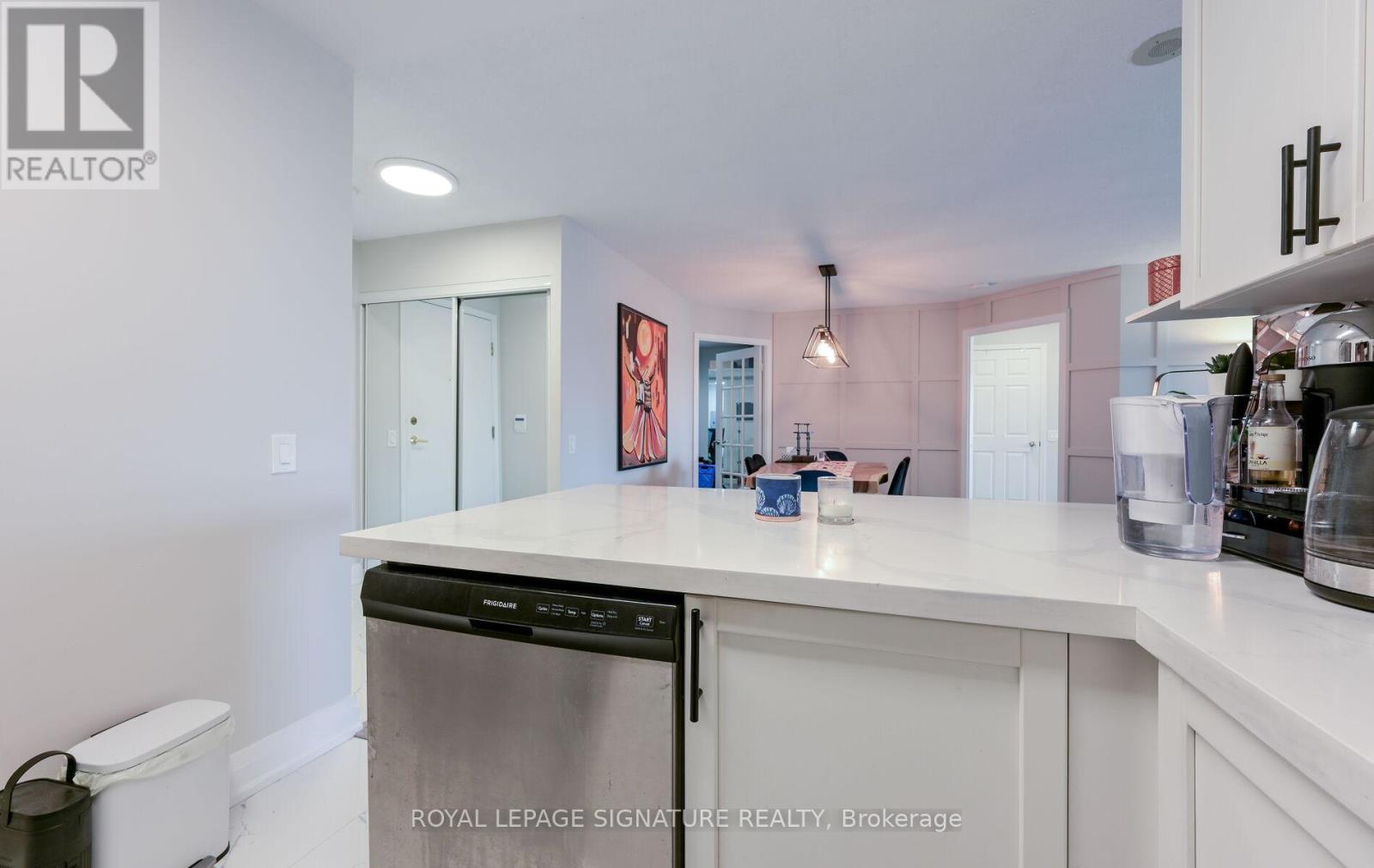 1126 - 25 Kingsbridge Garden Circle, Mississauga, Ontario  L5R 4B1 - Photo 23 - W12158466