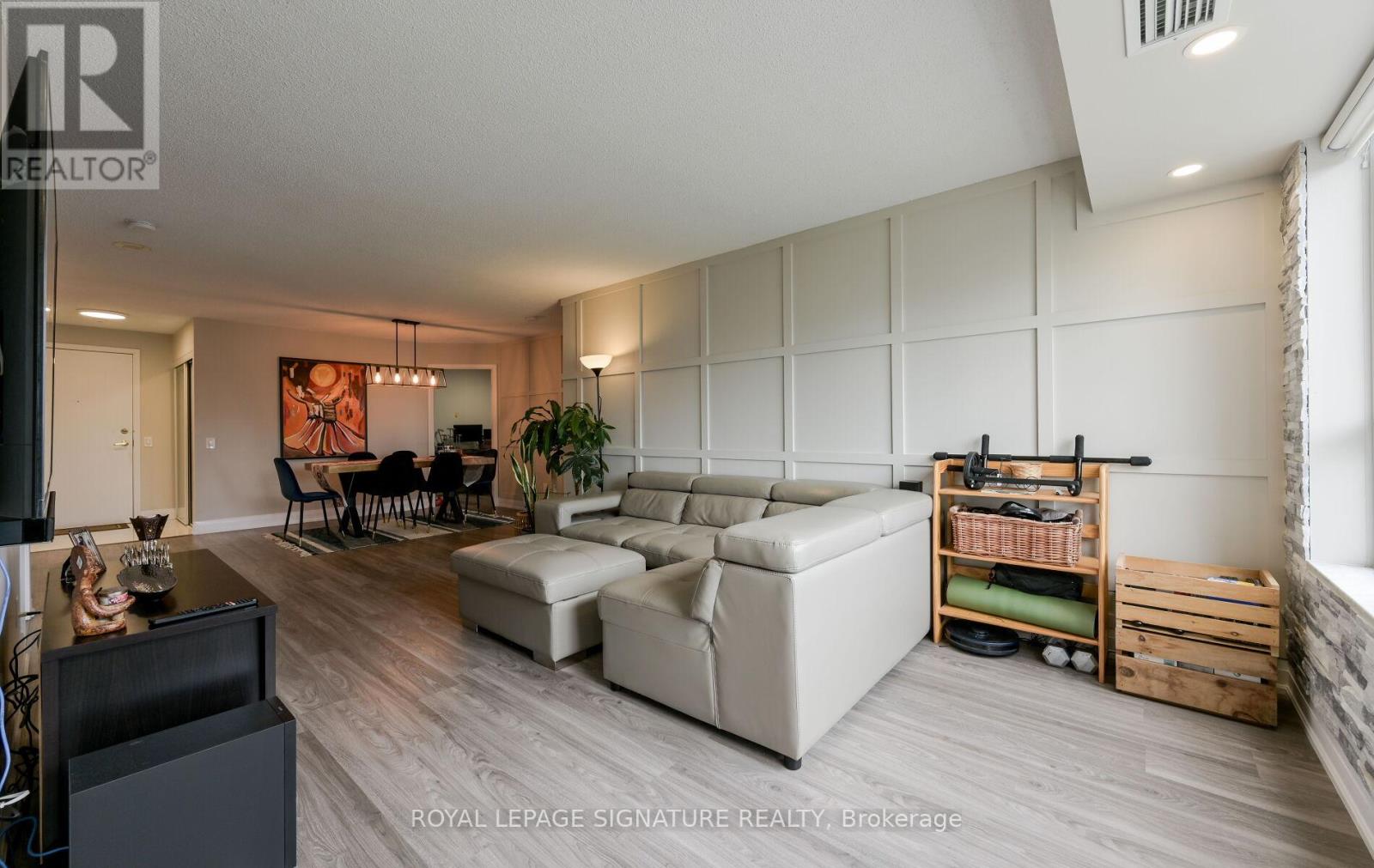 1126 - 25 Kingsbridge Garden Circle, Mississauga, Ontario  L5R 4B1 - Photo 11 - W12158466