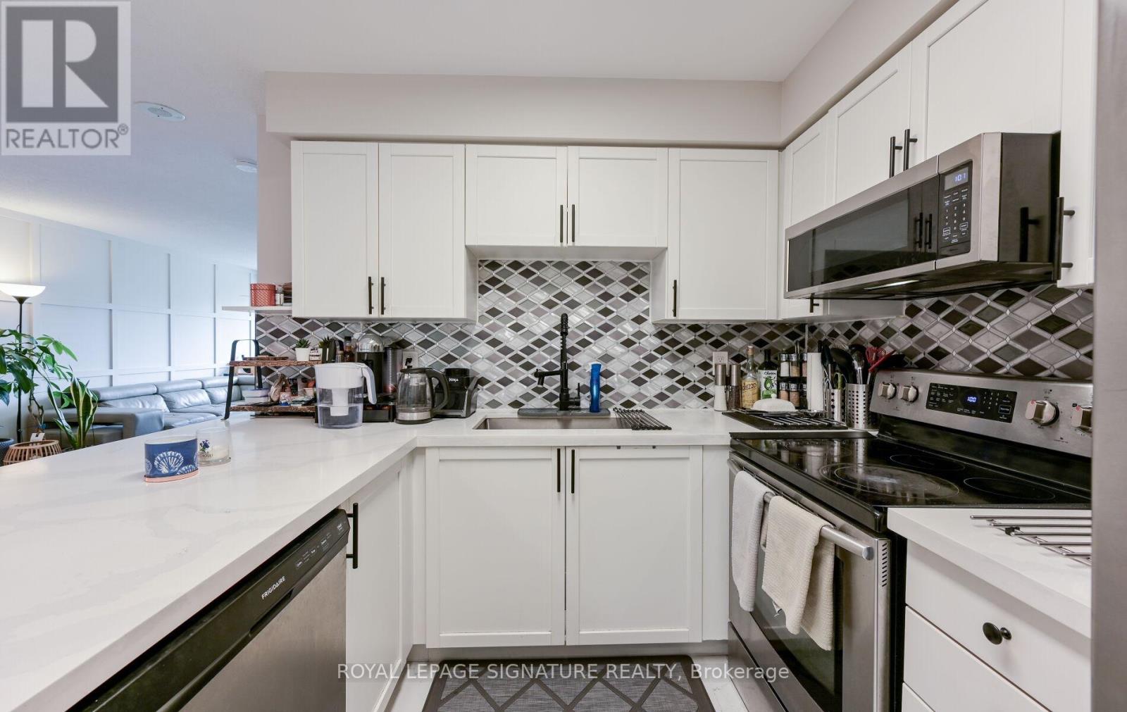 1126 - 25 Kingsbridge Garden Circle, Mississauga, Ontario  L5R 4B1 - Photo 22 - W12158466