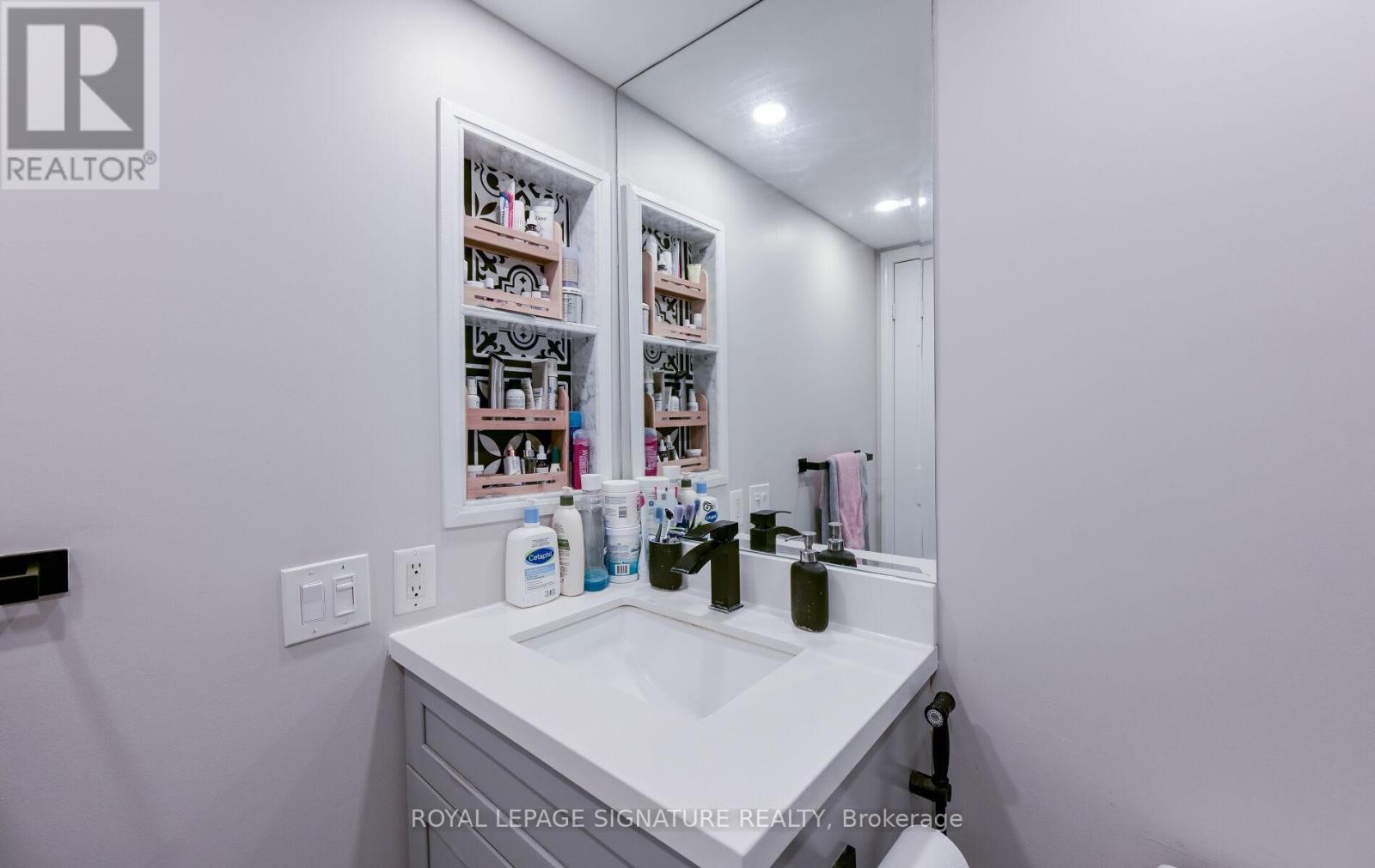 1126 - 25 Kingsbridge Garden Circle, Mississauga, Ontario  L5R 4B1 - Photo 34 - W12158466