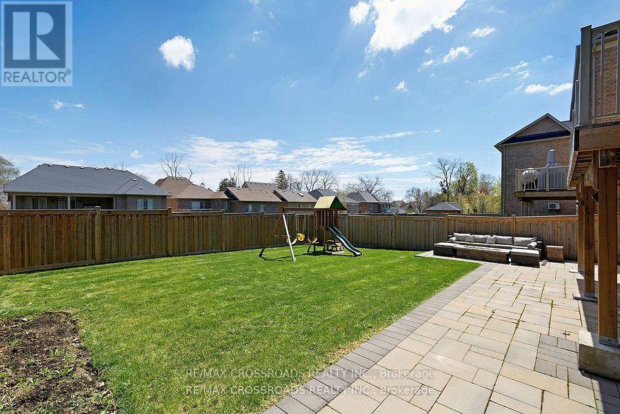 529 Cliffview Road, Pickering (West Shore), Ontario  L1W 0B2 - Photo 37 - E12162140