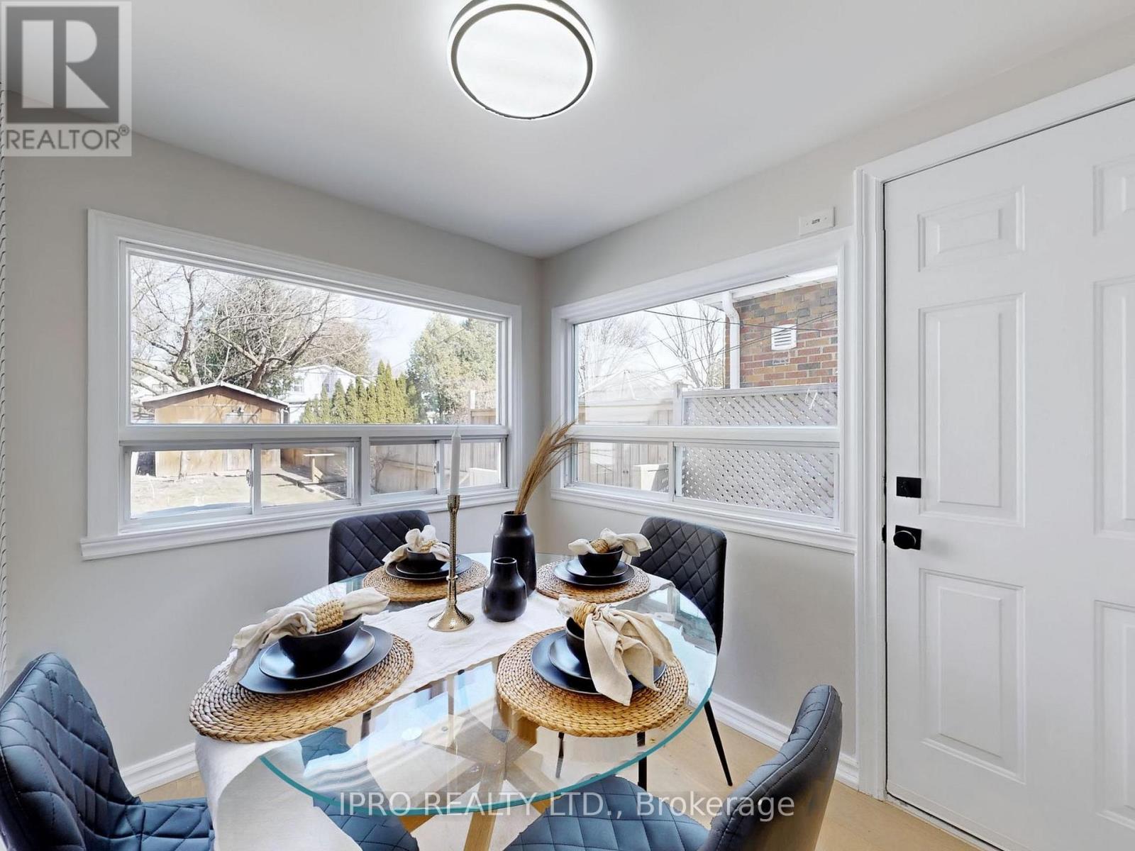 179 Chisholm Avenue, Toronto, Ontario  M4C 4V9 - Photo 9 - E12162266