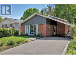 19 BOW VALLEY DRIVE, Toronto, Ontario