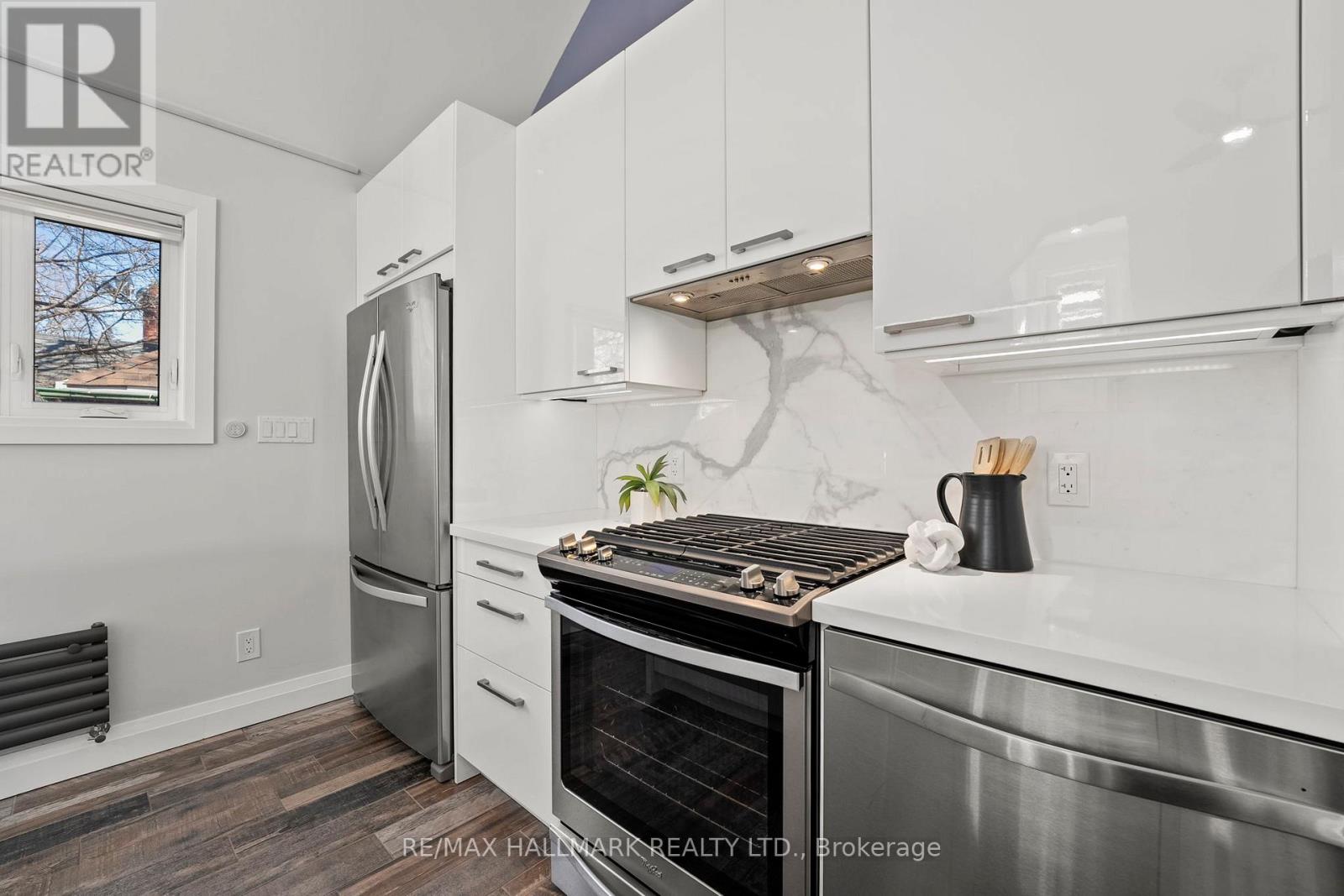 272&276 King Edward Avenue, Toronto, Ontario  M4C 0A8 - Photo 6 - E12162305