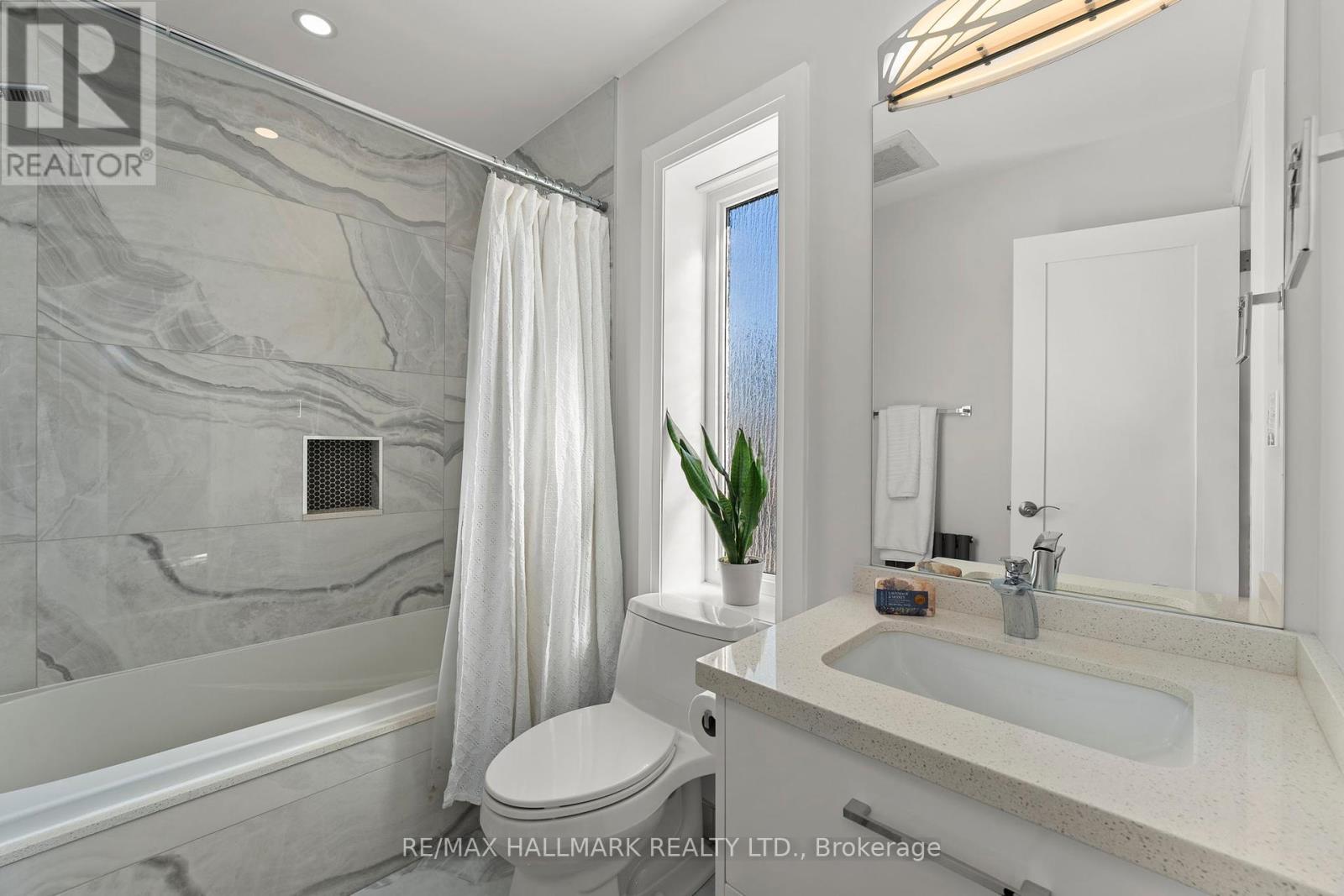 272&276 King Edward Avenue, Toronto, Ontario  M4C 0A8 - Photo 9 - E12162305