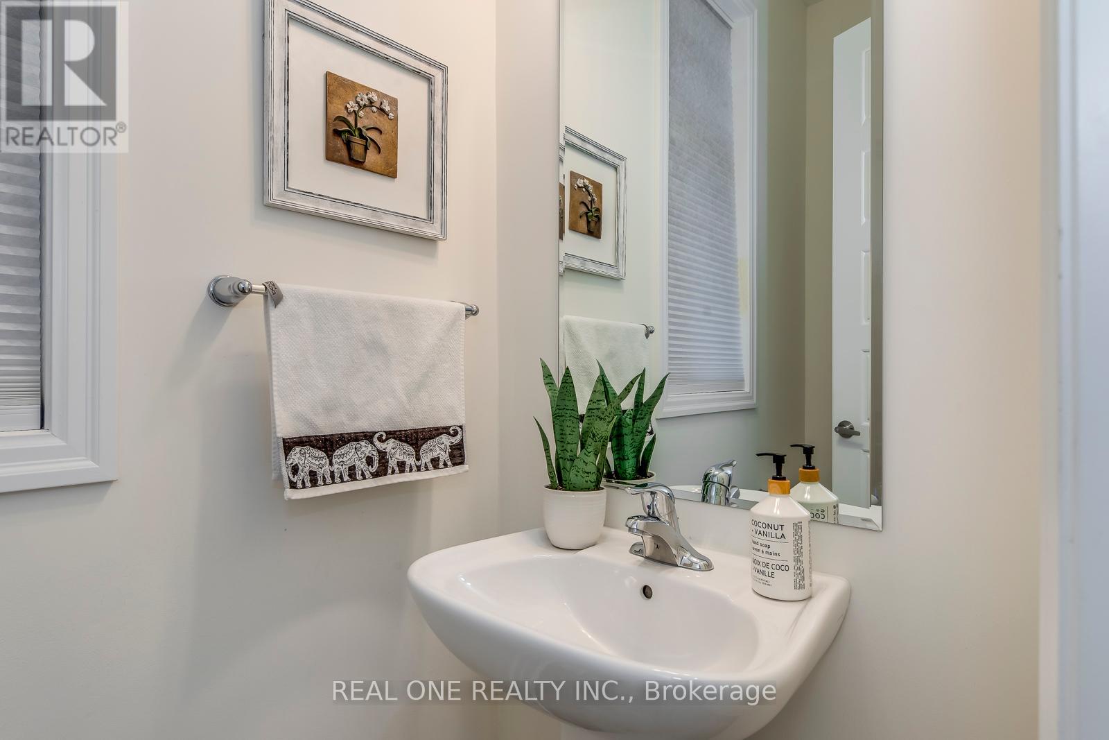 1249 Sweetfern Crescent, Milton, Ontario  L9E 1M1 - Photo 19 - W12033546