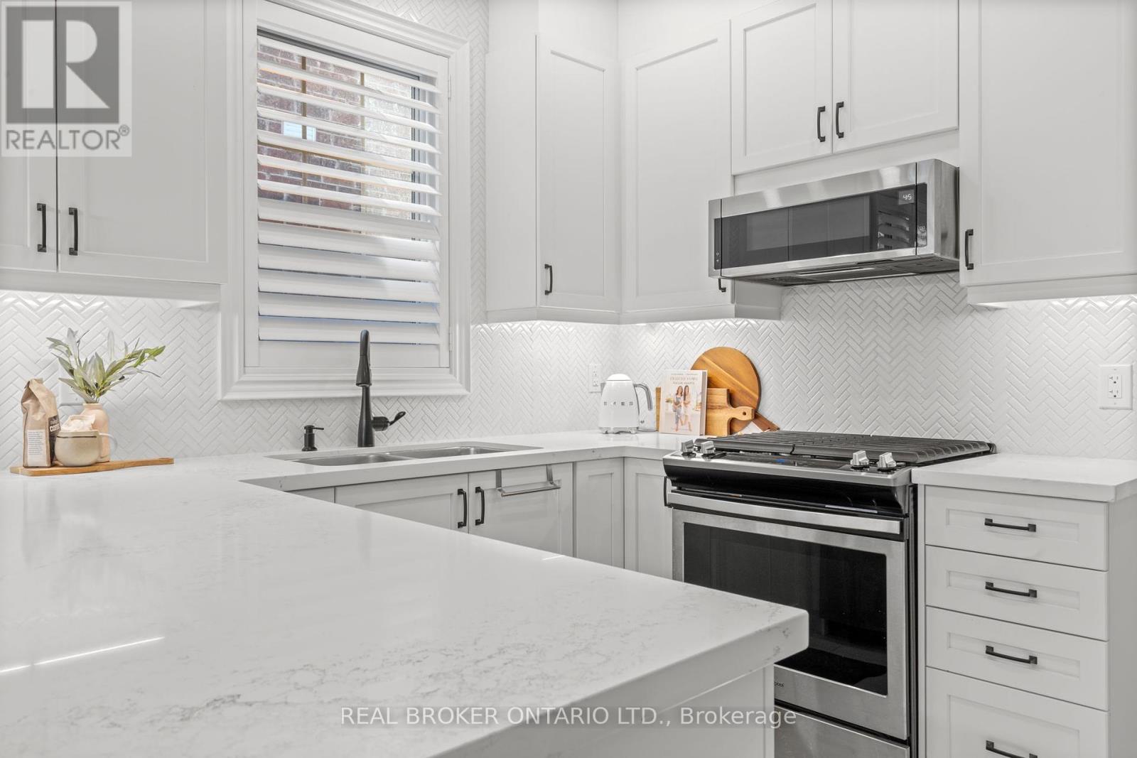 14 Dreamland Lane, East Gwillimbury, Ontario  L0G 1M0 - Photo 16 - N12162201