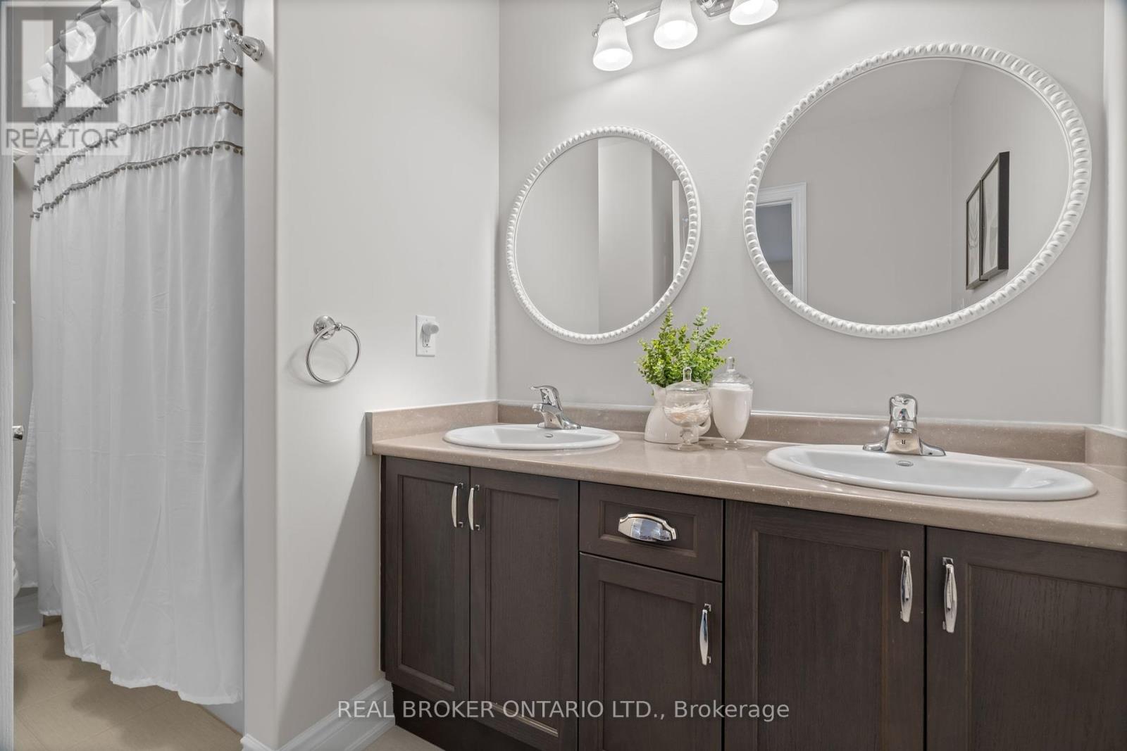 14 Dreamland Lane, East Gwillimbury, Ontario  L0G 1M0 - Photo 38 - N12162201