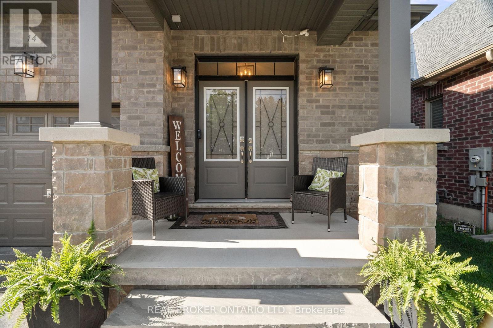 14 Dreamland Lane, East Gwillimbury, Ontario  L0G 1M0 - Photo 4 - N12162201