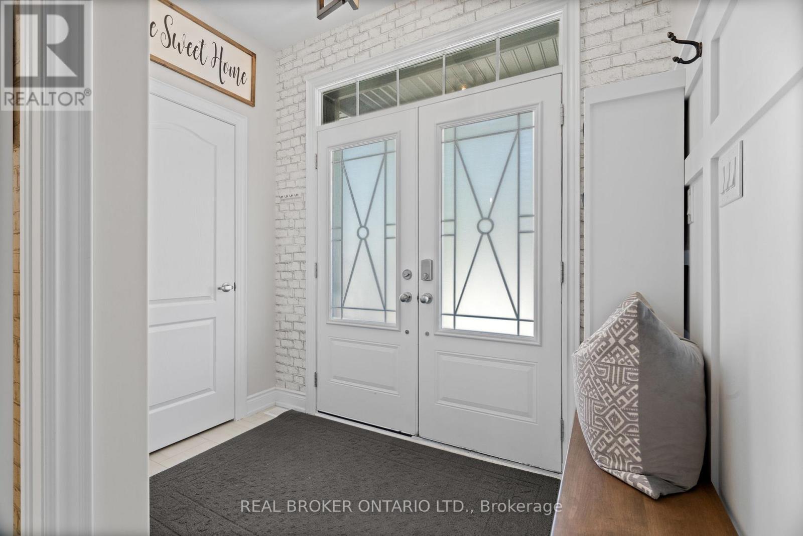 14 Dreamland Lane, East Gwillimbury, Ontario  L0G 1M0 - Photo 5 - N12162201