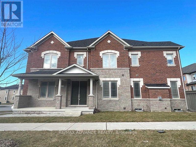 3 DURBLEE AVENUE, Aurora, Ontario