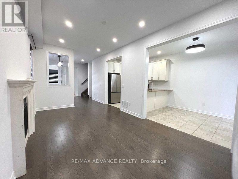 3 Durblee Avenue, Aurora, Ontario  L4G 0Z8 - Photo 10 - N12162306