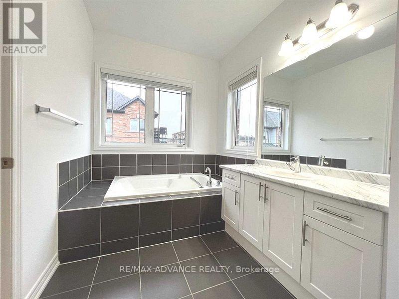 3 Durblee Avenue, Aurora, Ontario  L4G 0Z8 - Photo 28 - N12162306
