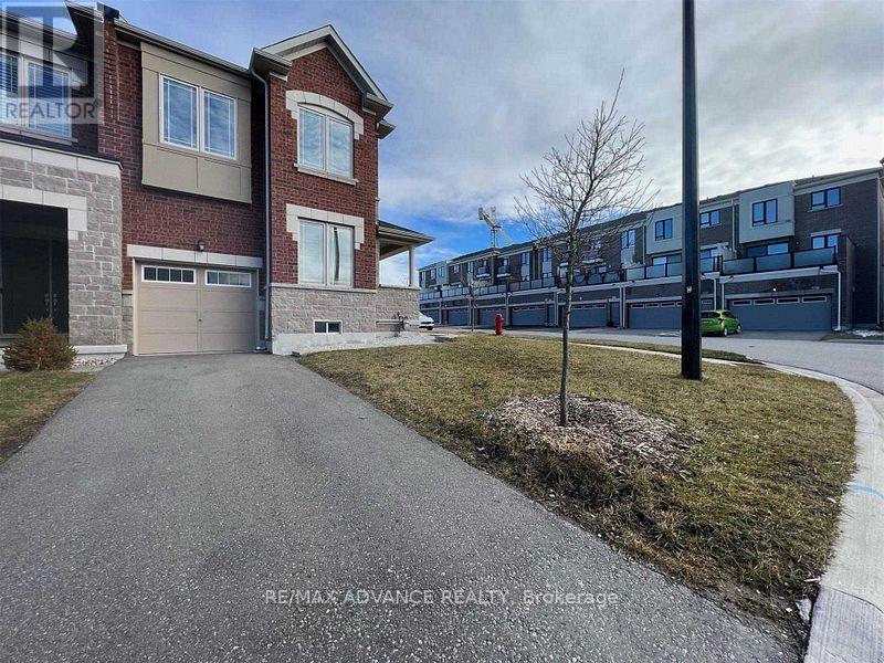 3 Durblee Avenue, Aurora, Ontario  L4G 0Z8 - Photo 4 - N12162306