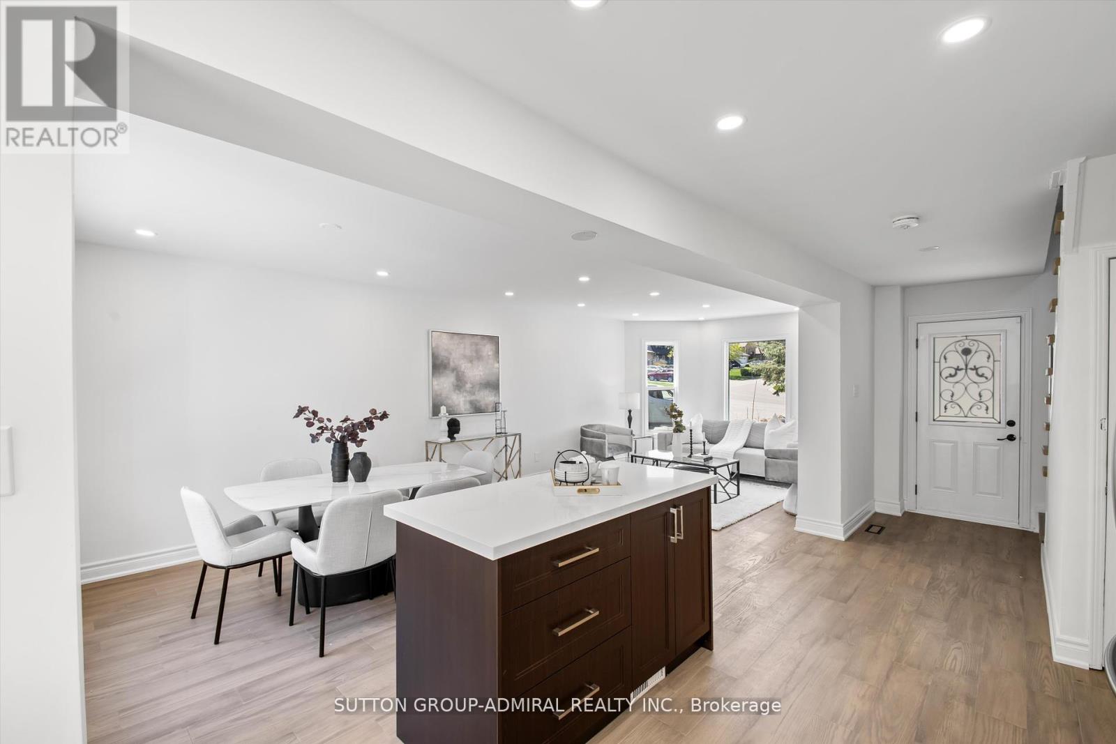 361 Harewood Boulevard, Newmarket (Bristol-London), Ontario  L3Y 6S5 - Photo 12 - N12162312
